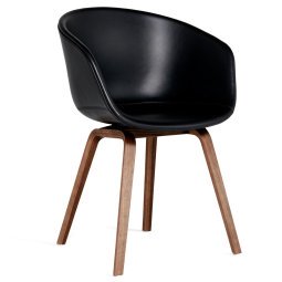 About a Chair AAC23 stoel met walnoot onderstel Sense black