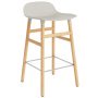 Form Barstool barkruk 65cm met eiken onderstel licht grijs